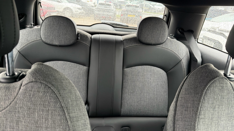 MINI Hatchback 135kW Cooper S Level 2 33kWh 3dr Auto Electric Hatchback